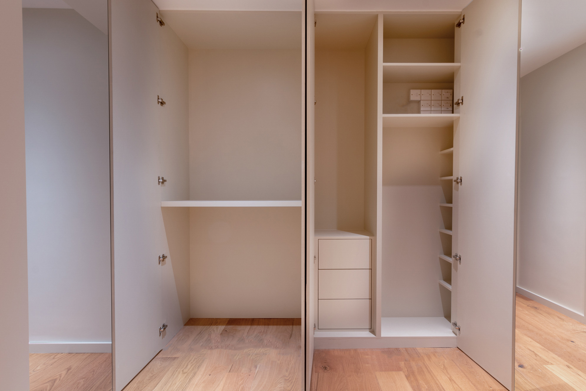 Lancaster Gate - Photo 2